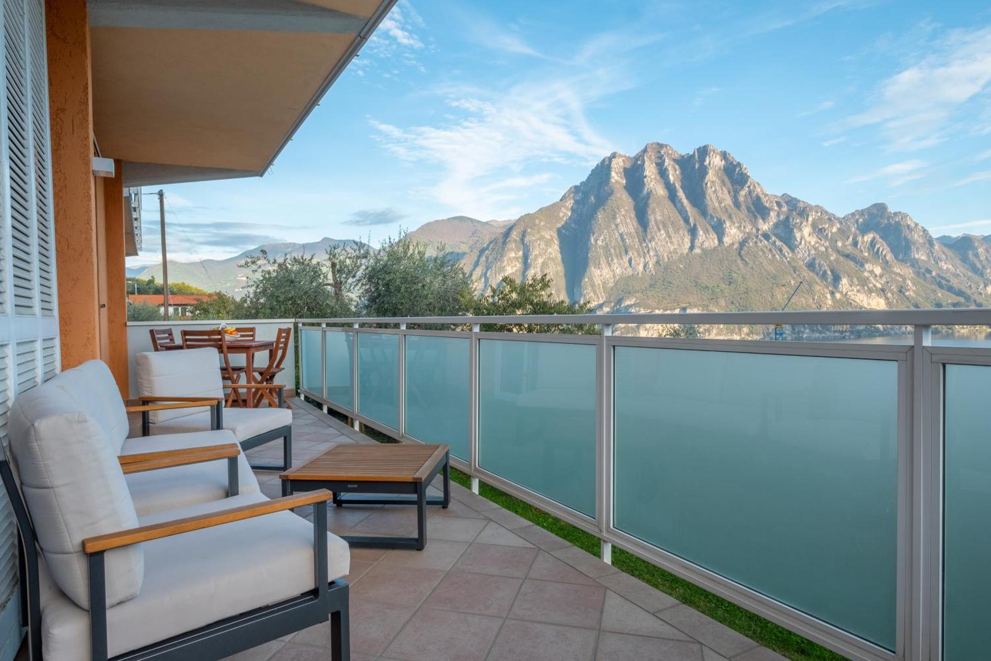 Happy Guest Apartments - Blue Apartment Riva di Solto Eksteriør bilde